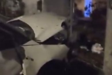 VIDEO | Una bomba distrugge l’auto di Sigfrido Ranucci: “Ordigno in grado di uccidere”