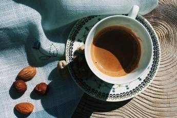 Giornata del caffè, immunologo: “Dal cervello al microbiota ecco come ci aiuta”