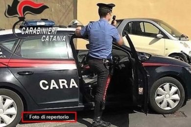 Scordia, guida senza patente e non si ferma all’alt dei Carabinieri: denunciato 18enne