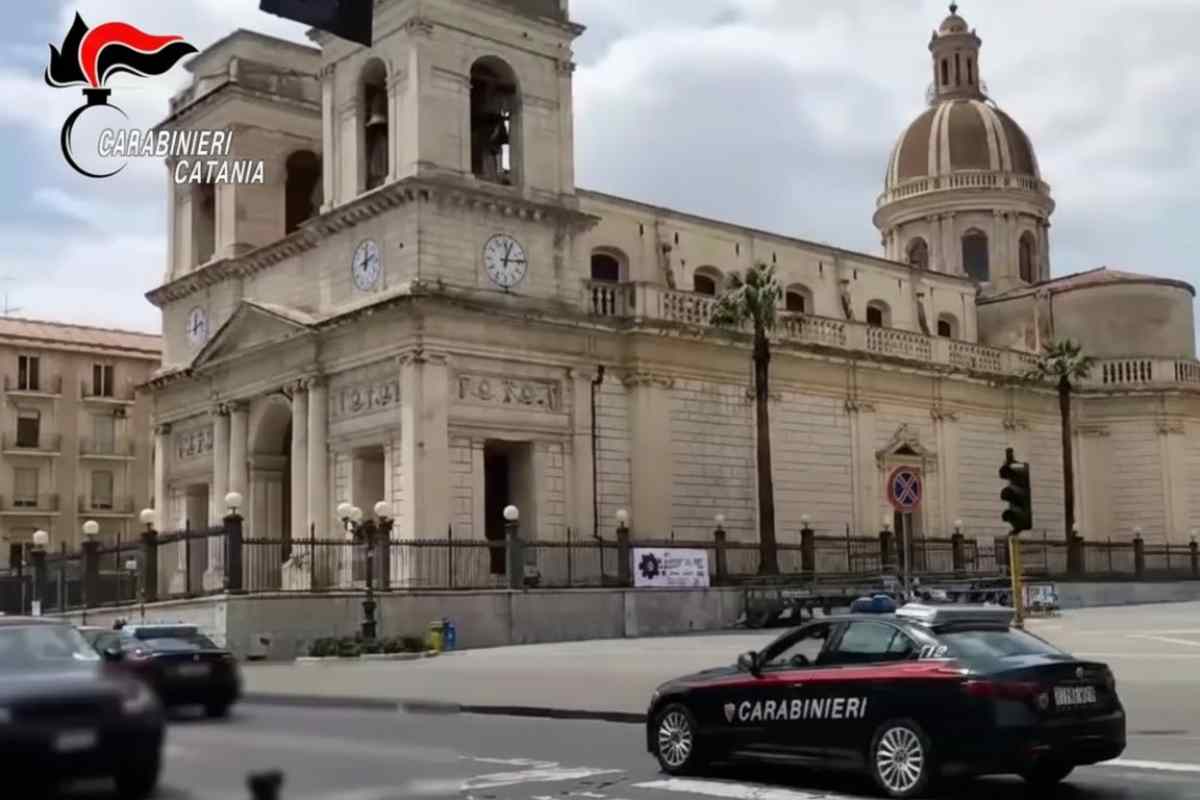 Paura nel Catanese, rissa in un condominio con lanci di oggetti e pugni: denunciate 4 persone Paura nel Catanese, rissa in un condominio con lanci di oggetti e pugni: denunciate 4 persone