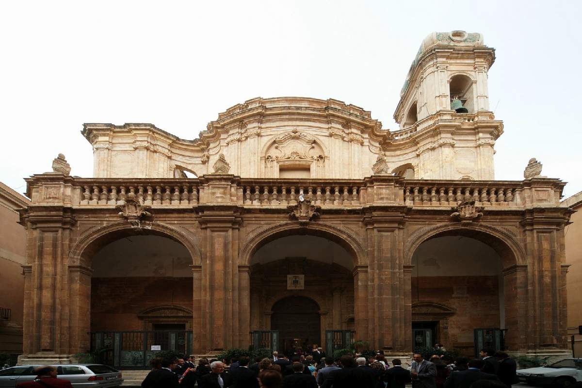 Trapani piange il piccolo Alessandro, Cattedrale gremita per i funerali Trapani piange il piccolo Alessandro, Cattedrale gremita per i funerali