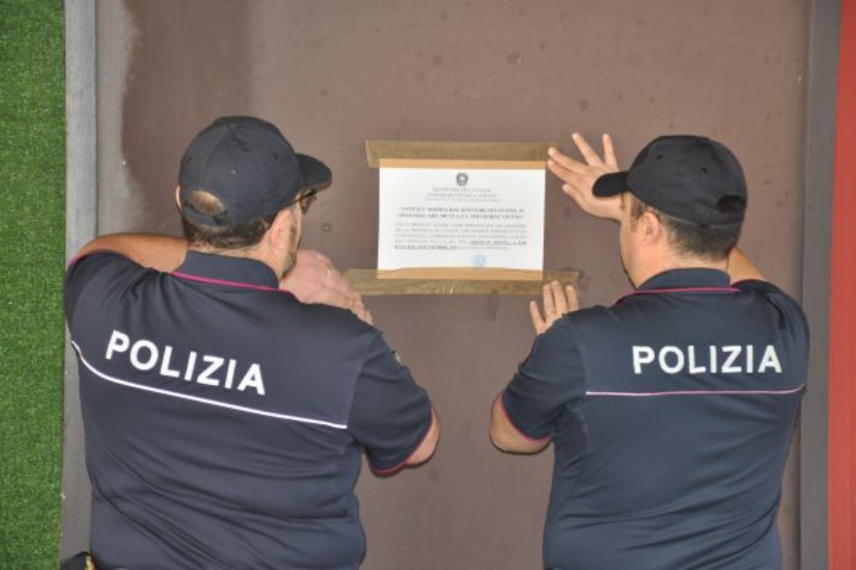Paternò, sospesa l’attività di un chiosco divenuto ritrovo abituale di pregiudicati