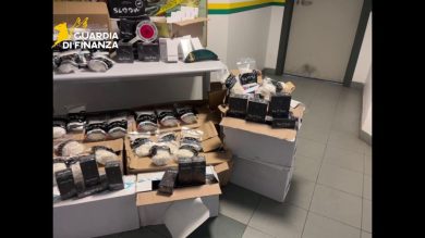 VIDEO | Maxi blitz a Palermo: sequestrati 11 milioni di prodotti da fumo da contrabbando