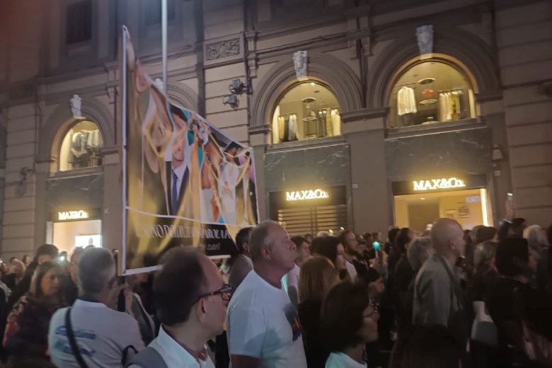 VIDEO | Ragazzo ucciso a Palermo, in oltre duemila a fiaccolata per Paolo e le altre vittime. Chiesta maggior sicurezza