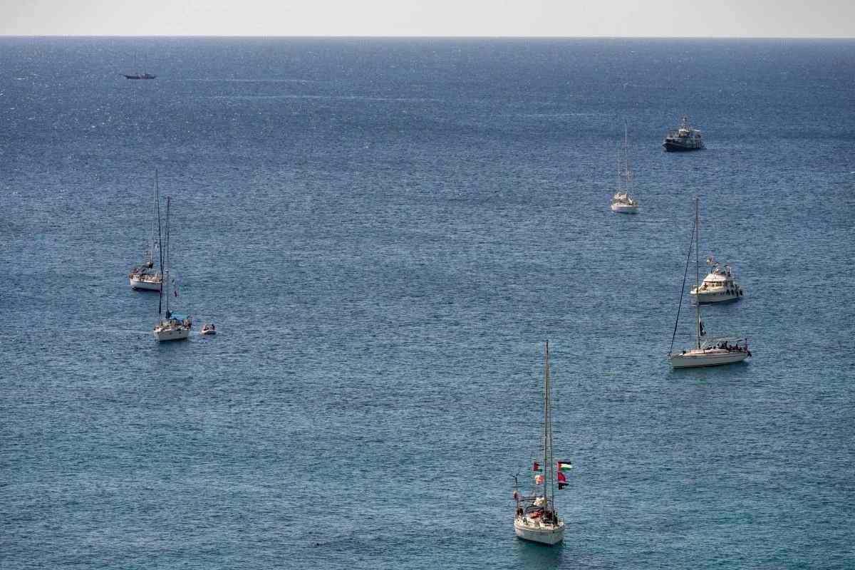 Flotilla sempre più vicina a Gaza. Meloni: “Iniziativa irresponsabile”