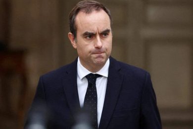 Caos politico in Francia, Macron nomina di nuovo Lecornu: ira da destra e sinistra