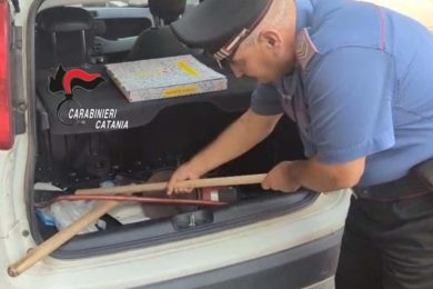 VIDEO | Dei finti fattorini delle pizze svaligiano delle villette a Pedara: arrestati