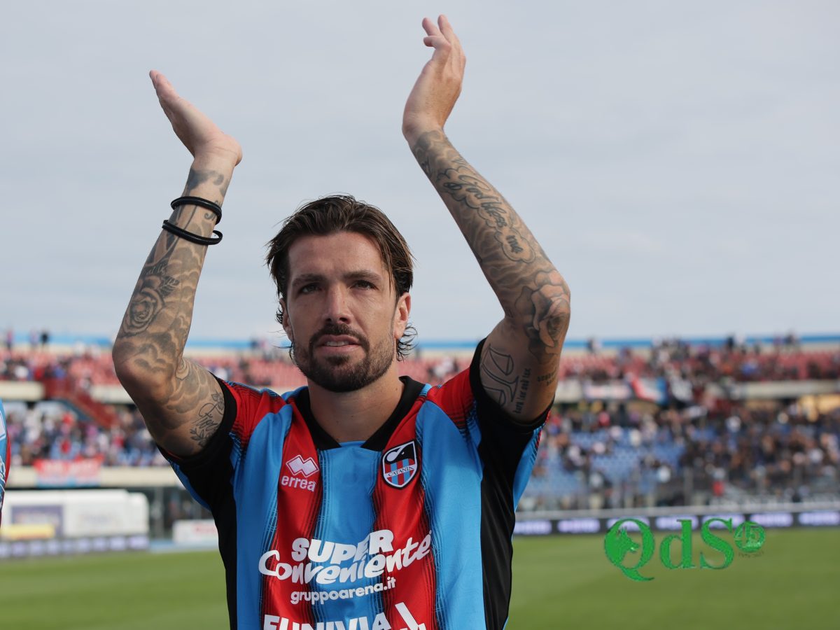Catania, 2-0 alla Salernitana: è -1 dalla vetta nel segno di Cicerelli e Forte – FOTO