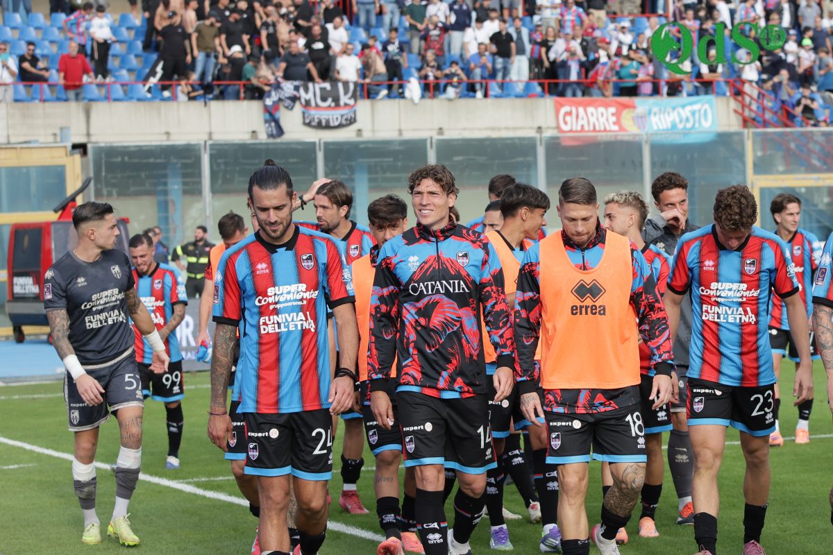 Catania, 2-0 alla Salernitana: è -1 dalla vetta nel segno di Cicerelli e Forte – FOTO