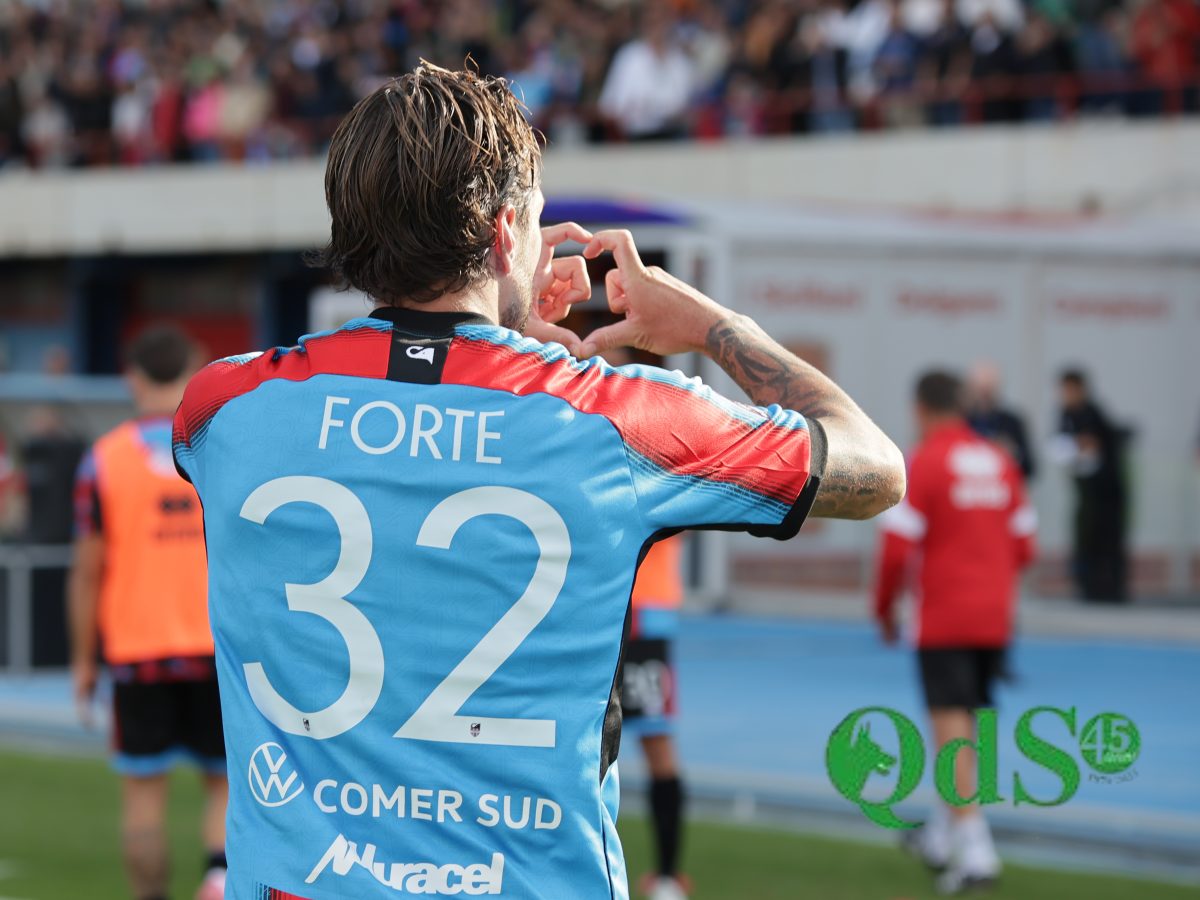 Catania, 2-0 alla Salernitana: è -1 dalla vetta nel segno di Cicerelli e Forte – FOTO