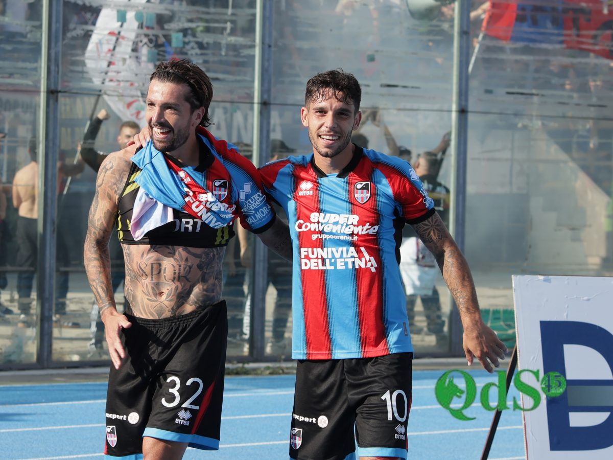 Catania, 2-0 alla Salernitana: è -1 dalla vetta nel segno di Cicerelli e Forte – FOTO