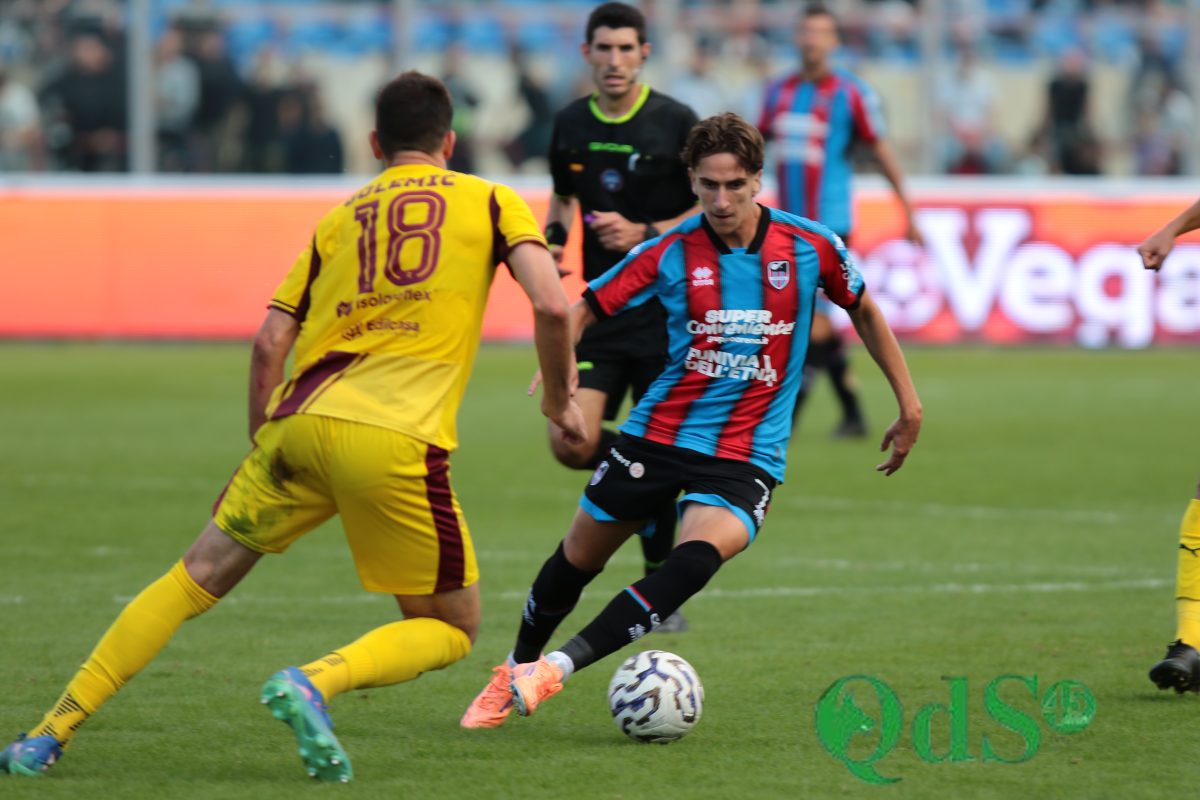 Catania, 2-0 alla Salernitana: è -1 dalla vetta nel segno di Cicerelli e Forte – FOTO
