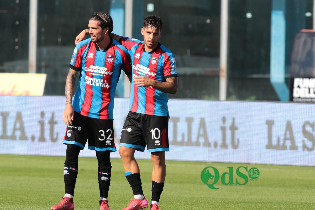 Catania, 2-0 alla Salernitana: è -1 dalla vetta nel segno di Cicerelli e Forte – FOTO