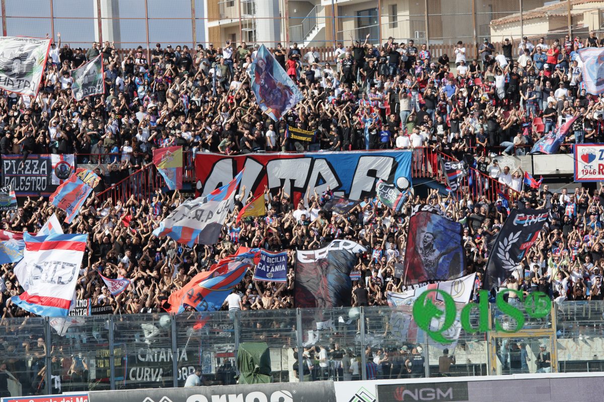 Catania, 2-0 alla Salernitana: è -1 dalla vetta nel segno di Cicerelli e Forte – FOTO