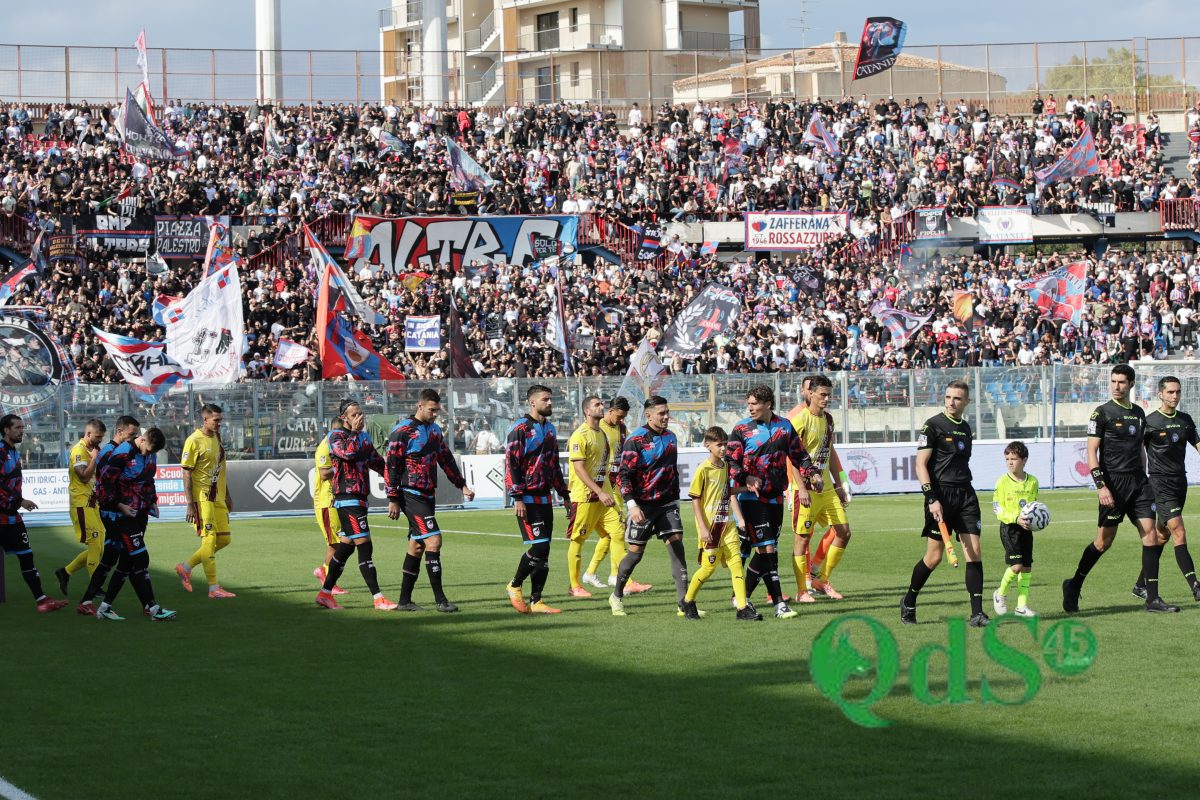 Catania, 2-0 alla Salernitana: è -1 dalla vetta nel segno di Cicerelli e Forte – FOTO