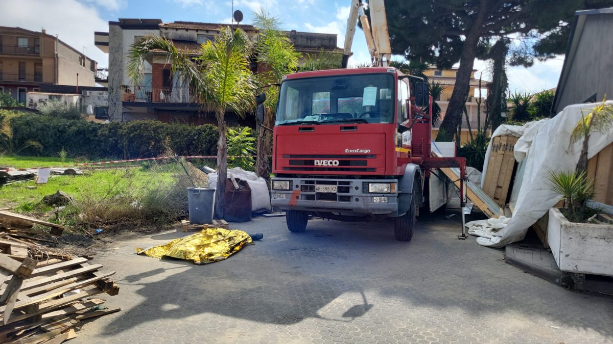 L’ennesima tragedia sul lavoro nel Catanese, operaio morto in vetreria