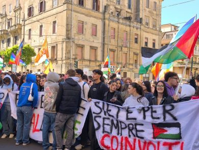 Agrigento, gli studenti manifestano per Gaza: sanzionati dal liceo. Divampa la polemica