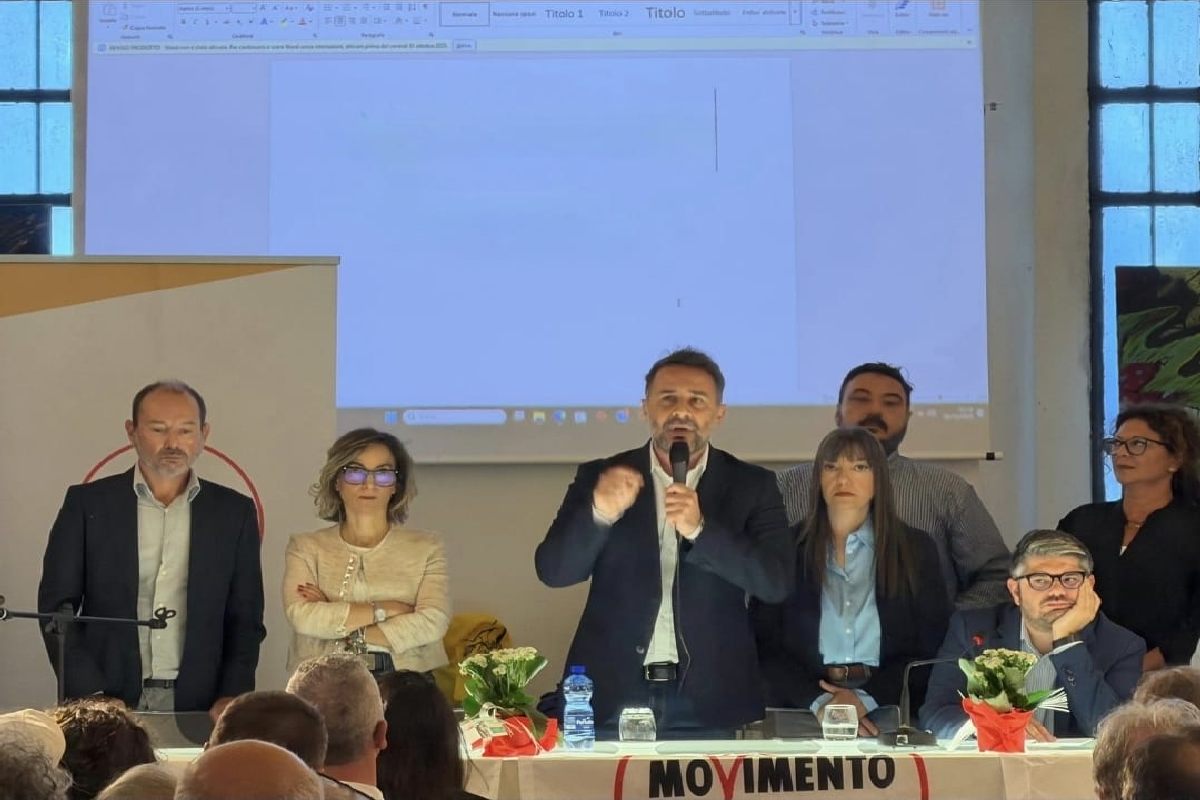 Il Movimento 5 Stelle a Enna, Di Paola: “Mandiamo a casa il peggior governo della storia” Il Movimento 5 Stelle a Enna, Di Paola: “Mandiamo a casa il peggior governo della storia”
