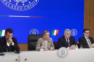 Manovra da 18,7 miliardi: priorità fisco, famiglie, imprese e sanità. Meloni: “Legge di bilancio seria ed equilibrata”
