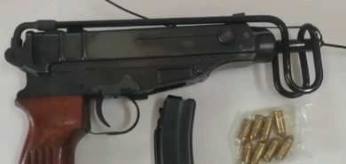 Siracusa, gli trovano una mitragliatrice in casa: arrestato uomo di 46 anni