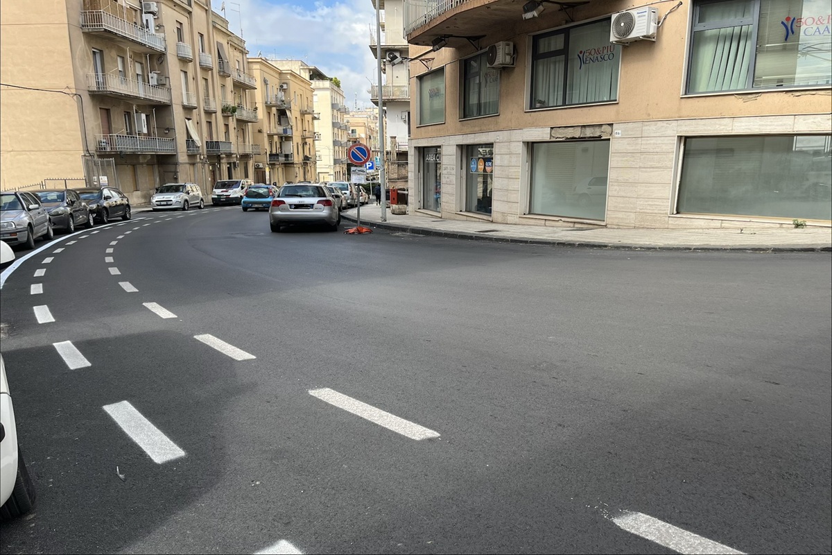 Il flop delle piste ciclabili di Caltanissetta invase dalle auto, scoppia il caso: “Invisibili e insicure” – VIDEO