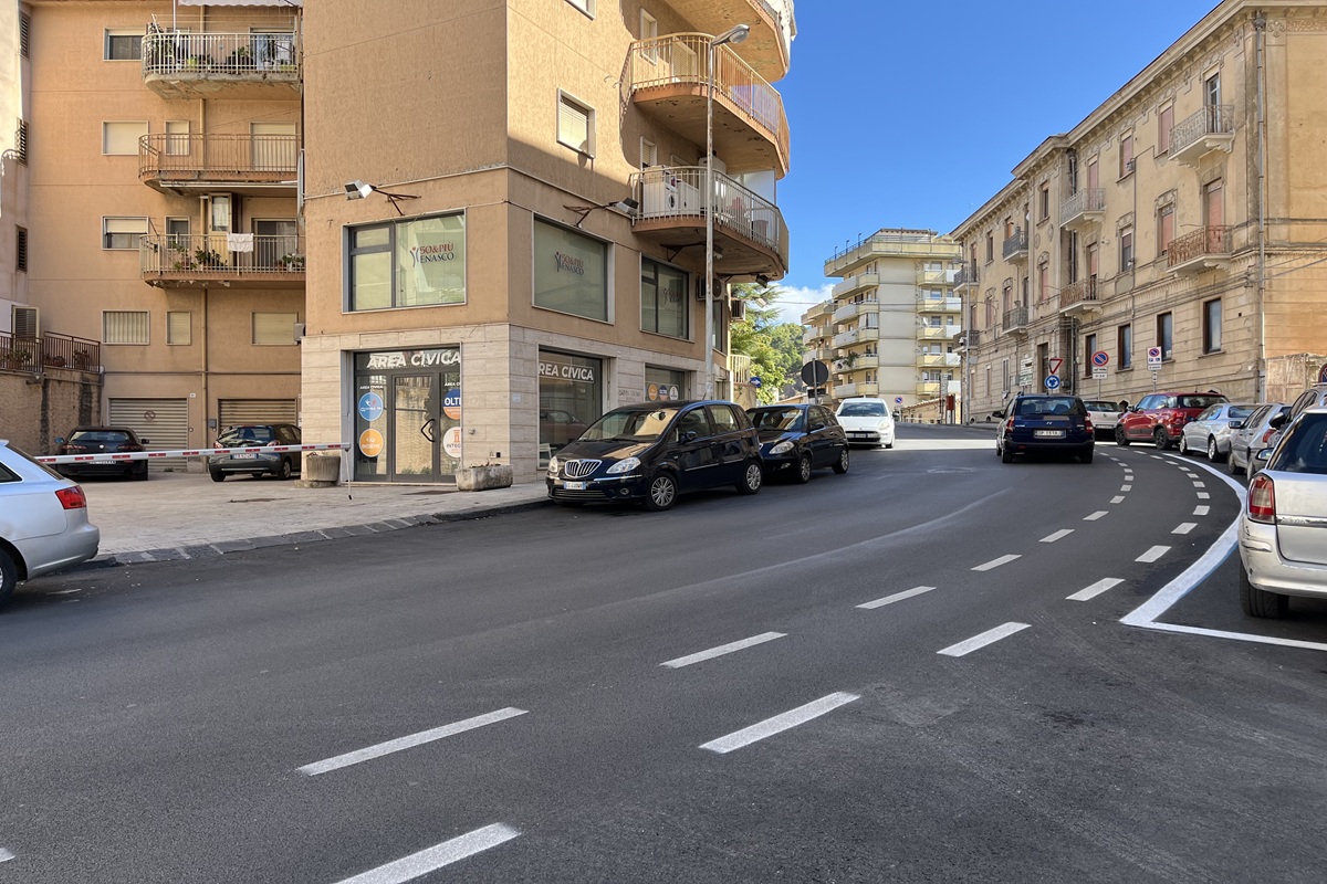 Il flop delle piste ciclabili di Caltanissetta invase dalle auto, scoppia il caso: “Invisibili e insicure” – VIDEO