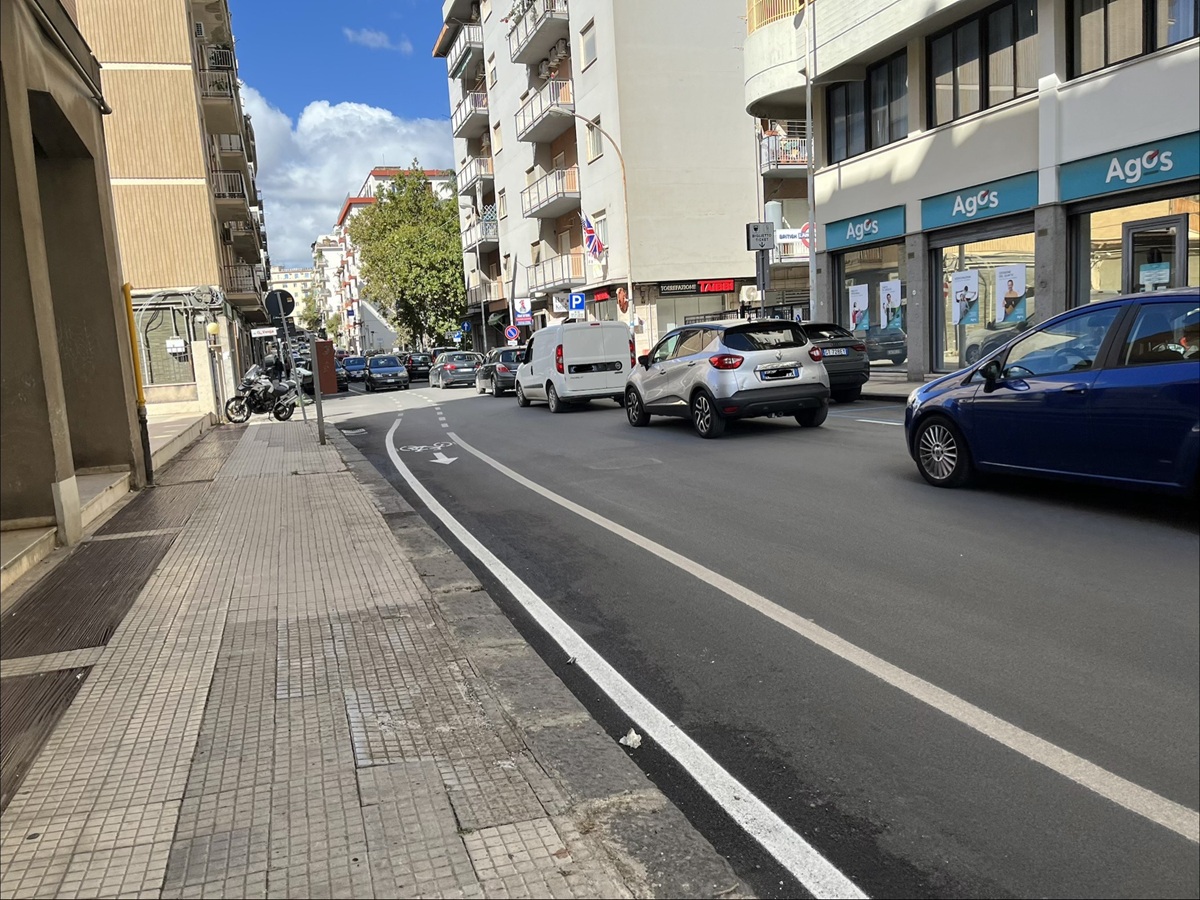 Il flop delle piste ciclabili di Caltanissetta invase dalle auto, scoppia il caso: “Invisibili e insicure” – VIDEO