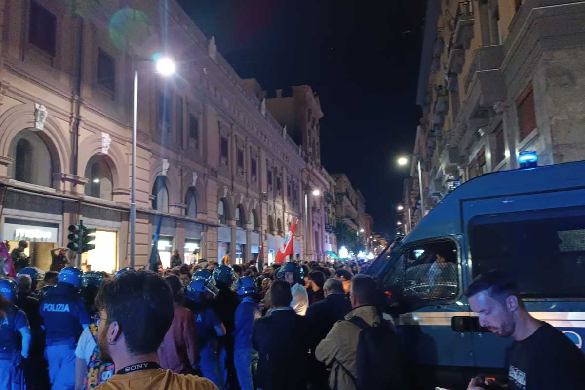 Palermo, manifestazione pro Gaza dopo lo stop alla Flotilla: scontri con la Polizia in centro – FOTO e VIDEO