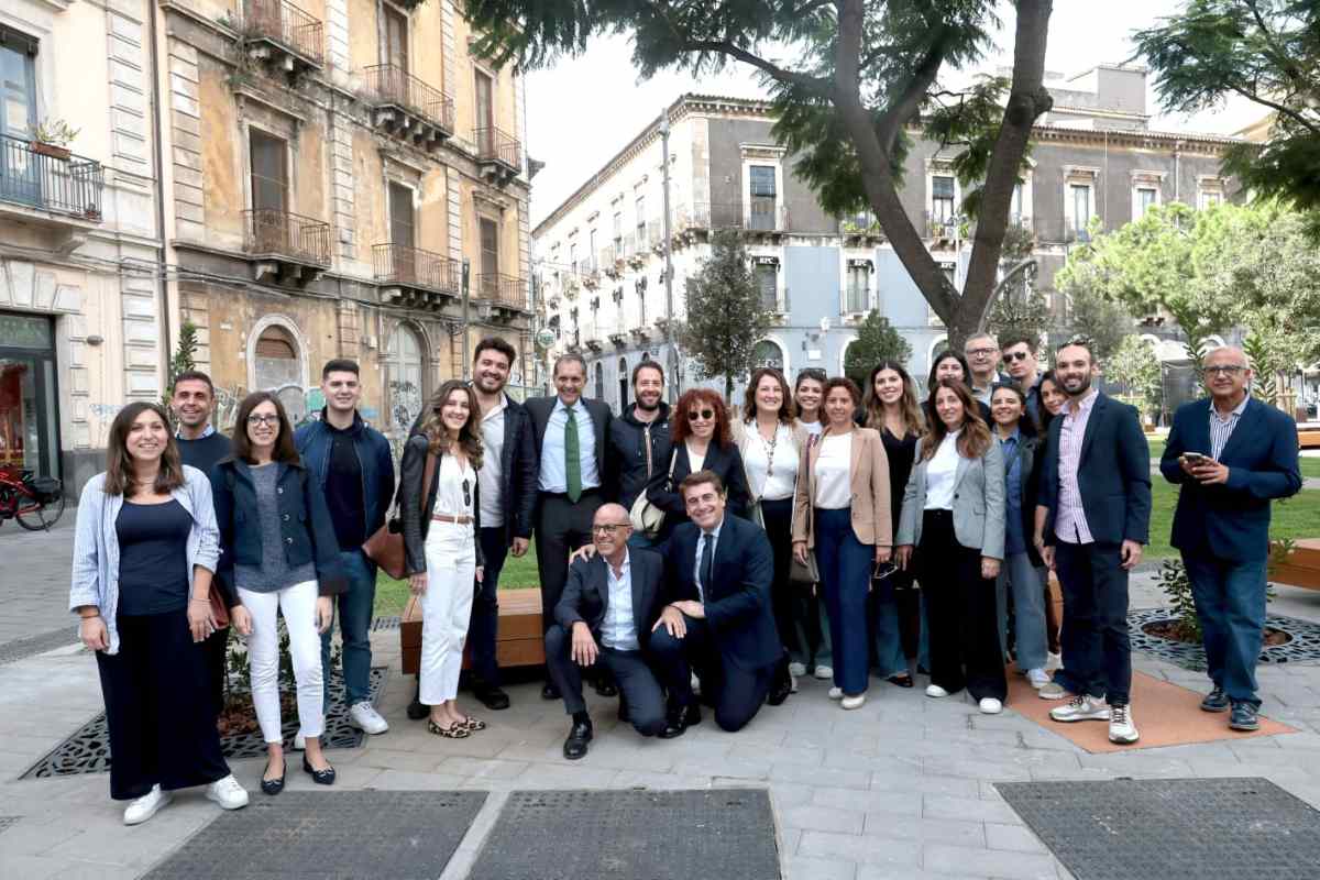 Catania, completato il restyling di piazza Turi Ferro: un nuovo spazio verde e ombreggiante – FOTO