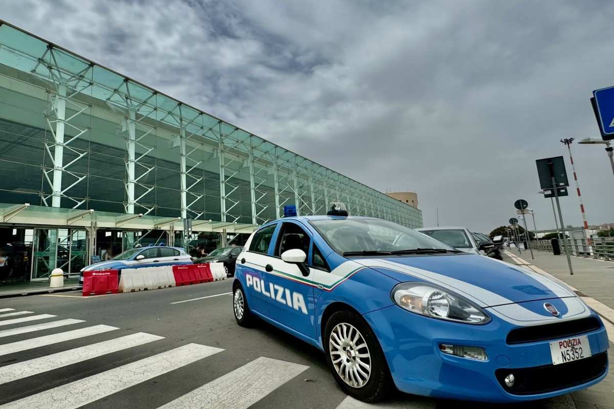 Catania, turista perde all’aeroporto il portafogli ma viene trovato da un 51enne che lo consegna alla Polizia Catania, turista perde all’aeroporto il portafogli ma viene trovato da un 51enne che lo consegna alla Polizia