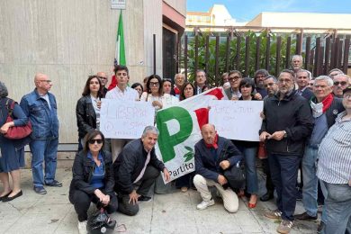 VIDEO | Attentato a Ranucci. A Palermo un presidio sotto la sede Rai Sicilia: Libertà di stampa è democrazia”