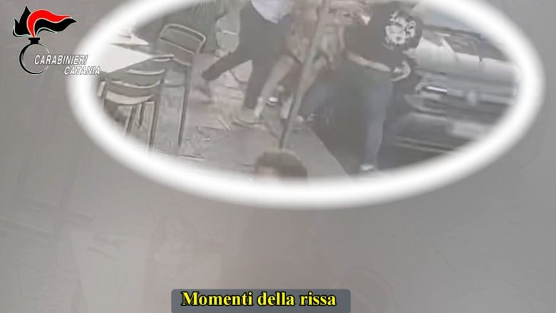 VIDEO | Sedie e sgabelli volanti: mega rissa a Linguaglossa