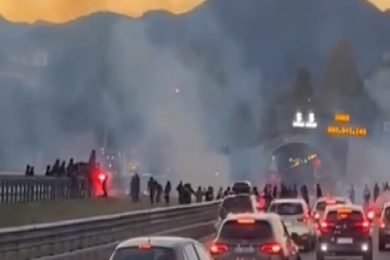 Scontri tra tifosi del Catania e della Casertana sulla A2 del Mediterraneo: traffico paralizzato