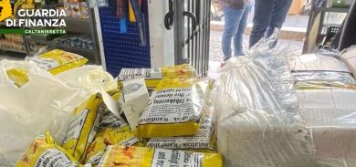 VIDEO | Blitz della Guardia di Finanza a Caltanissetta: sequestrati 56 kg di tabacco “Gutka”