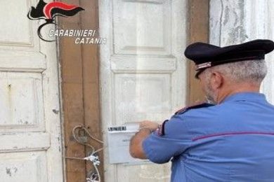 Lavori abusivi, eternit e operai in nero: sequestrato immobile a Riposto