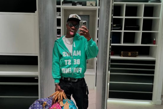 Paura in casa di Vinicius, scoppia incendio nei locali della sauna Paura in casa di Vinicius, scoppia incendio nei locali della sauna