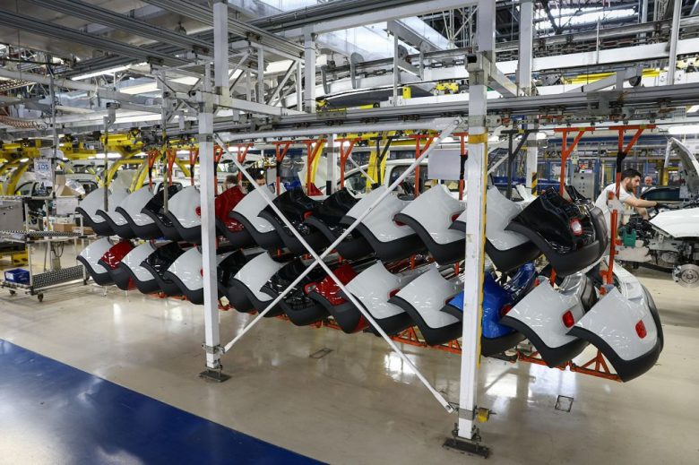 Auto, Csp: stime mercato 2025 -3,6%, solo 6% dealer prevede aumento vendite