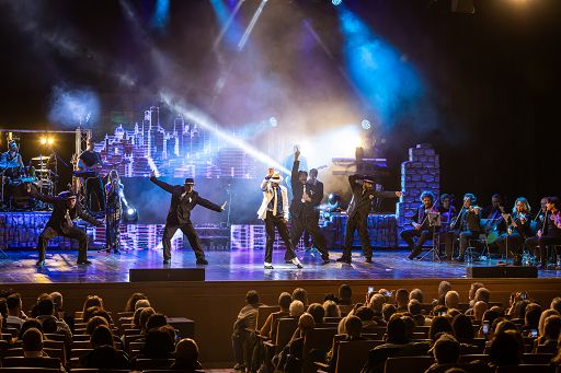 Roma, in scena l’omaggio a Michael Jackson tra hit e coreografie Roma, in scena l’omaggio a Michael Jackson tra hit e coreografie