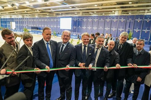 Lollobrigida: Verona capitale non solo del vino, anche del cavallo