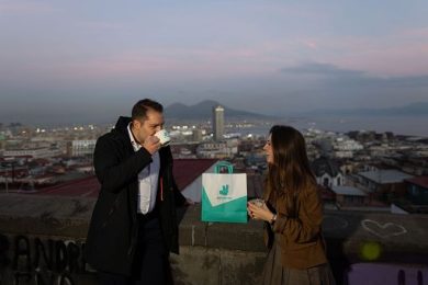 Cappuccino solo a colazione? No, su Deliveroo 25% ordini dopo mezzogiorno