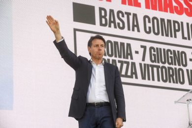 Manovra, Conte: vera patrimoniale è montagna tasse governo Meloni