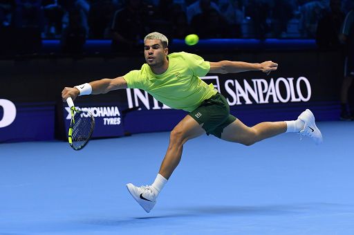 Tennis, Alcaraz parte bene, battuto De Minaur