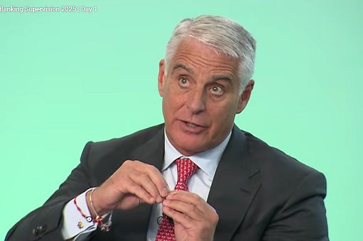 UniCredit, Orcel: vendere attività Russia sarebbe regalo a Mosca