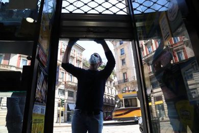 Confcommercio: entro 2035 a rischio scomparsa un quinto dei negozi