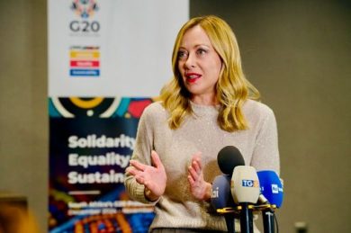 Migranti, Meloni a Ue-Unione Africana: dobbiamo sconfiggere trafficanti