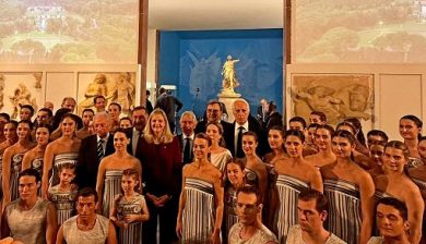 Milano Cortina 2026, accesa la fiamma a Olimpia