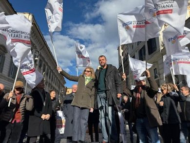 Domani sciopero dei giornalisti, Fnsi:editori tagliano presente, non guardano futuro