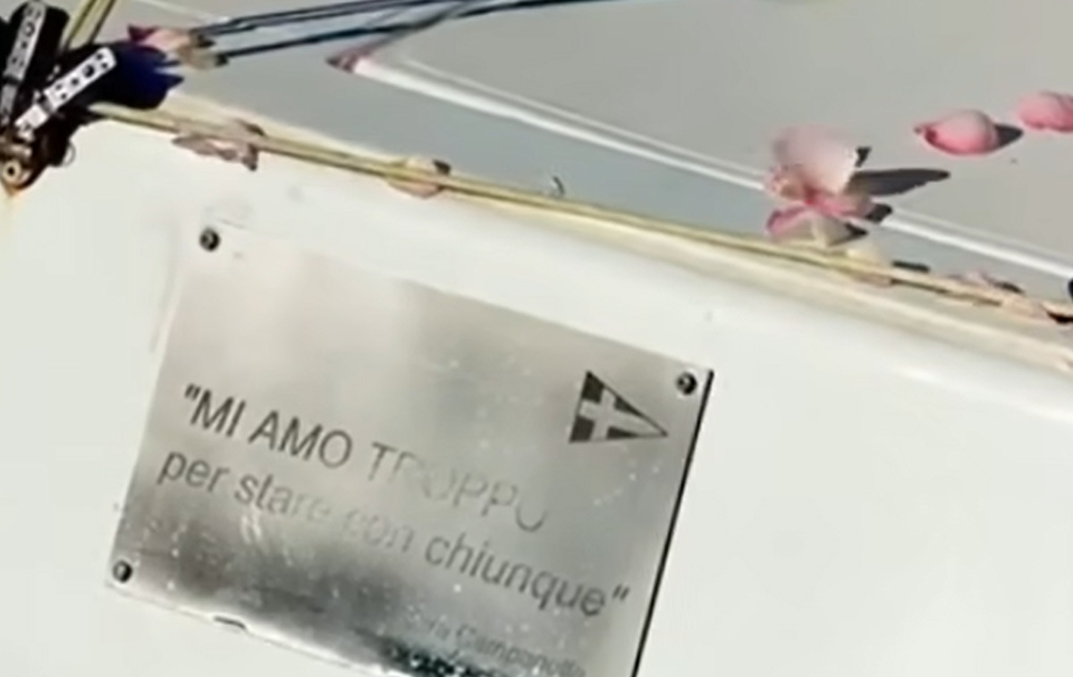 “Mi amo troppo per stare con chiunque”, una barca dedicata a Sara Campanella