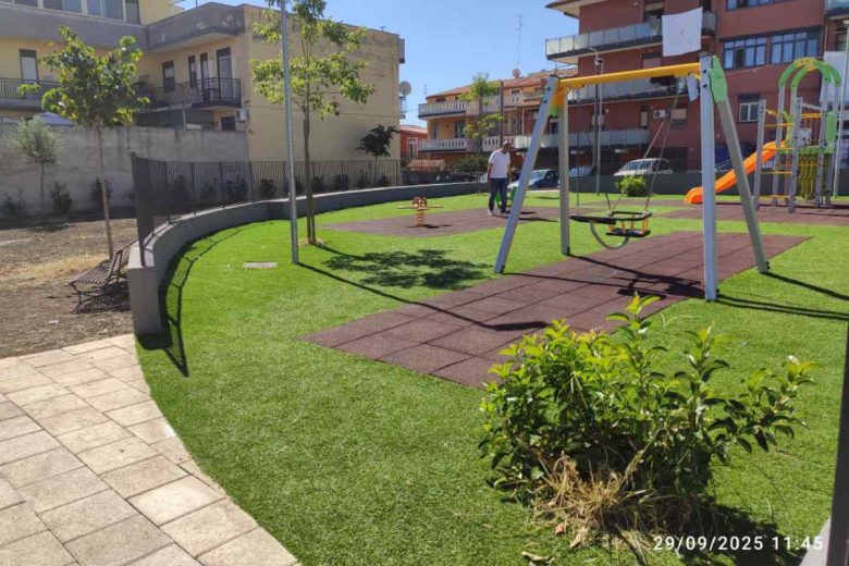 Beni confiscati, a Catania il Comune restituisce ai cittadini un nuovo spazio verde prima in mano ai mafiosi