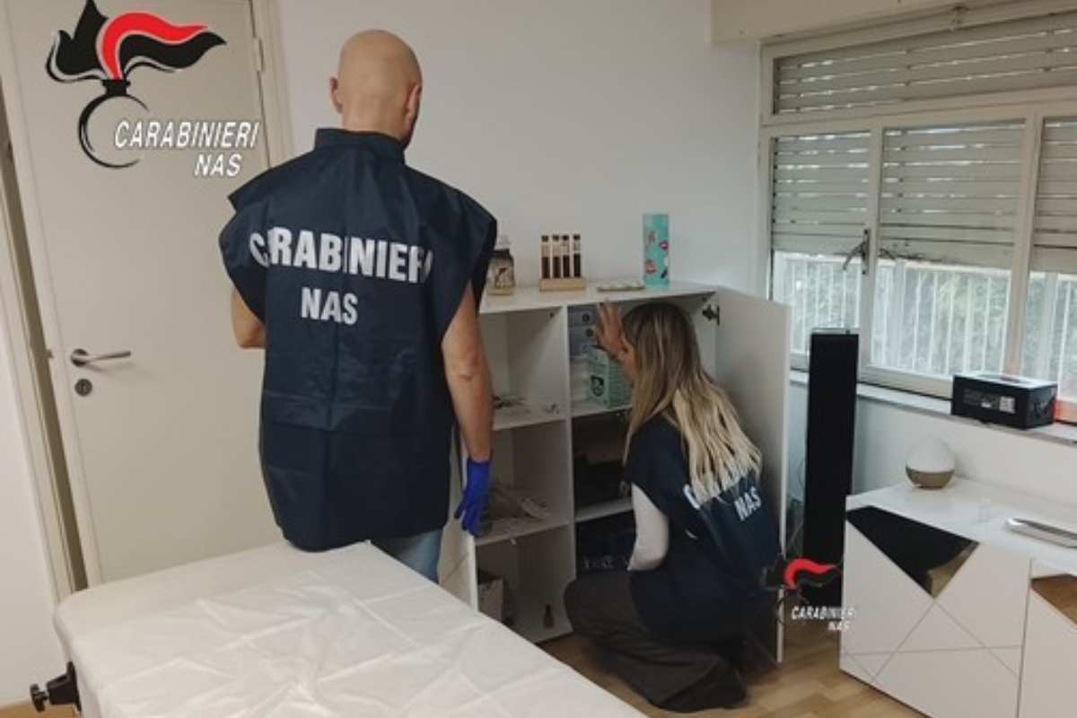 Catania, studente fuori corso titolare di uno studio di medicina estetica. Scatta la chiusura